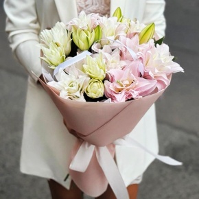 Букет из 7 пионовидных лилий в Черноголовке