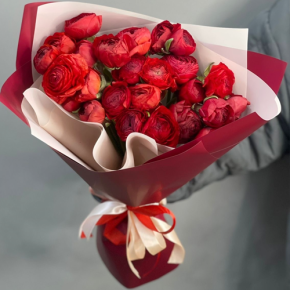 Букет из 21 красного ранункулюса в Черноголовке
