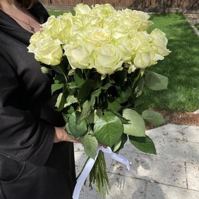 Букет из 21 белой розы (70 см) в Черноголовке