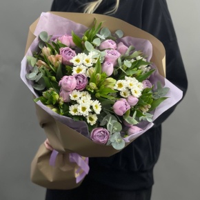 Букет "Парадайз" из кустовых пионовидных роз, альстромерий и хризантем сантини в Черноголовке