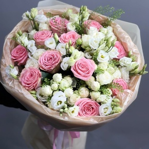 Букет "Пудровая мечта" из роз и эустом в Черноголовке
