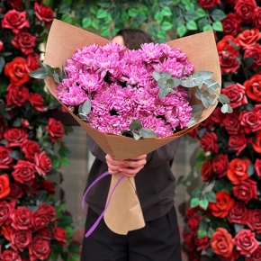 Букет  "Гармония" из 7 хризантем с эвкалиптом в Черноголовке