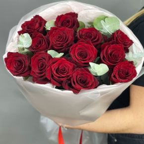 Букет из 13 роз Эквадор Эксплорер (60 см) в Черноголовке