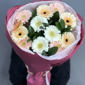 Букет из 13 белых гербер микс в Черноголовке