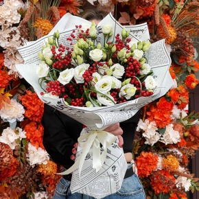 Букет "Рябиновый" из ягод калины и эустом в Черноголовке