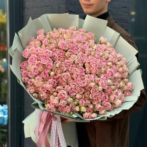 Букет из 101  нежно -розовой кустовой розы (70 см) в Черноголовке