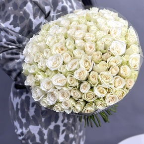 Букет 101 белая роза Кения (40 см) в Черноголовке