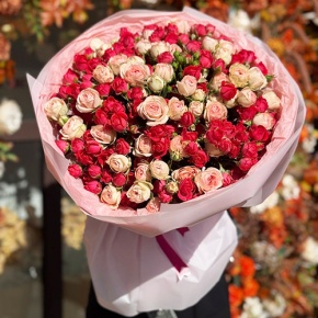 Букет из 35 кустовых роз микс (50 см) в Черноголовке