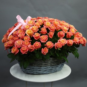 Композиция в корзине из 101 розы Мисс Пигги (50 см) в Черноголовке