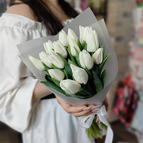 Букет из 15 белых тюльпанов в Черноголовке