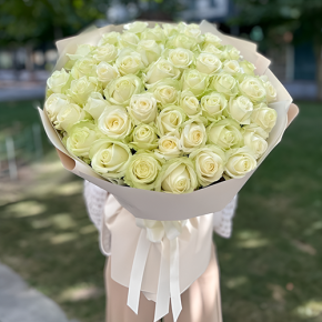 Букет "Манталь" из 51 белой розы (60 см) в Черноголовке
