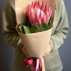 Букет из протеи в крафте в Черноголовке