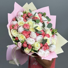 Букет "Аврора" из пионов и роз в Черноголовке