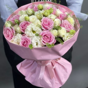 Букет "Нежное признание" из роз и эустом в Черноголовке