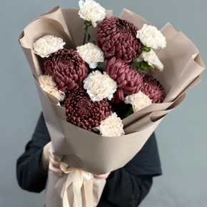 Букет из хризантем Бигоуди и диантусов в Черноголовке