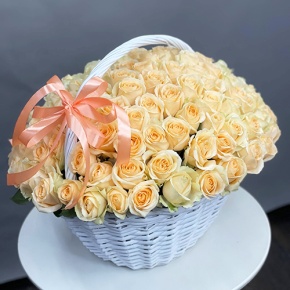 Композиция в корзине из 101 розы Аваланж (50 см) в Черноголовке