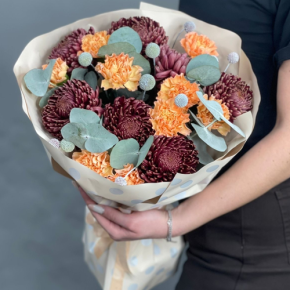 Букет "Персиковый раф" из хризантем Бигоуди, краспедии и диантусов в Черноголовке