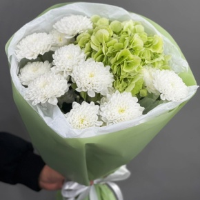 Букет "Линда" из хризантем и Голландской гортензии в Черноголовке