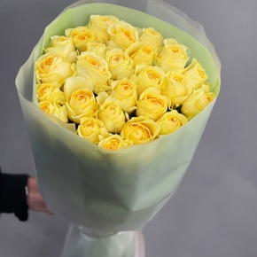 Букет из 25 пионовидных роз Баттеркап (60 см) в Черноголовке