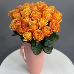 25 пионовидных огненных роз в конусе в Черноголовке