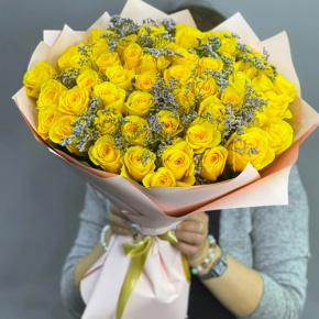 Букет из 51 лимонной розы с лимониумом в Черноголовке