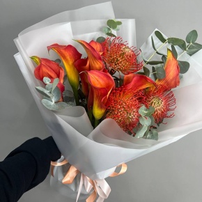 Букет "Империал" из калл, лейко и эвкалипта в Черноголовке