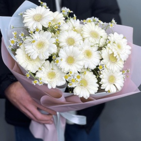 Нежный букет из гербер и ромашек в Черноголовке