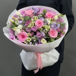 Букет "Хлоя" из альстромерий, кустовых роз, ароматных маттиол, эустом и махровых роз в Черноголовке