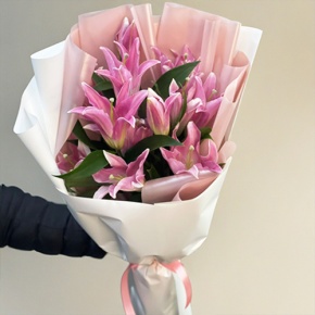Монобукет из 9 ароматных розовых лилий в Черноголовке