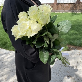 Букет из 9 белых роз (70 см) в Черноголовке