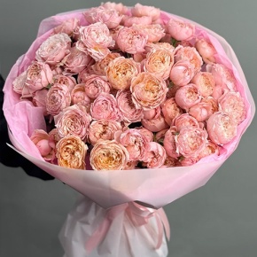 Букет из 35 кустовых пионовидных роз Джульетта (60 см) в Черноголовке