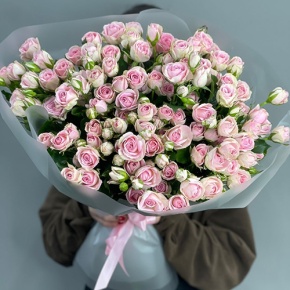 Букет "Постоянство" из 25 кустовых роз (60 см) в Черноголовке