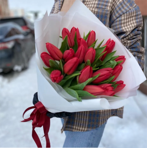 Букет красных тюльпанов в Черноголовке