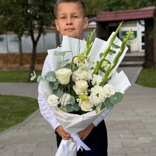 Букет на 1 сентября с гладиолусами, розами, эустомой и орнитогалумом в Черноголовке