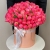 Композиция в шляпной коробке из 113 пионов Корал Шарм в Черноголовке Композиция в шляпной коробке из 113 пионов Корал Шарм в Черноголовке